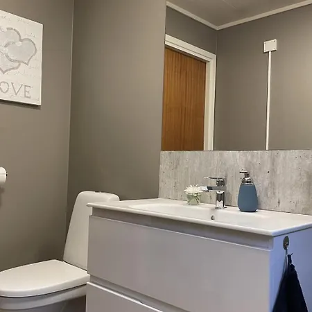 Kyrkjeneset Holiday home