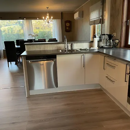 Holiday home Kyrkjeneset